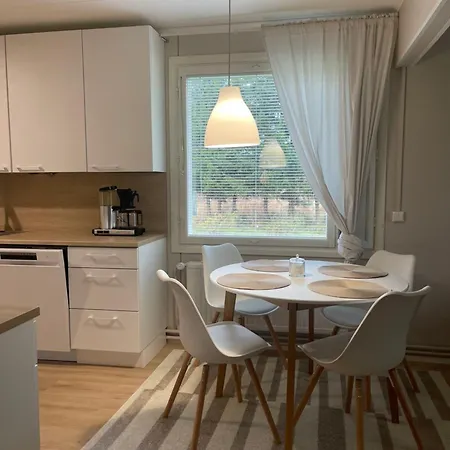 Pieni Omakotitalo Joen Rannalla Apartment