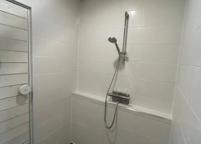 Pieni Omakotitalo Joen Rannalla Appartamento